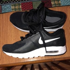 Comfy Black Nike Air Max